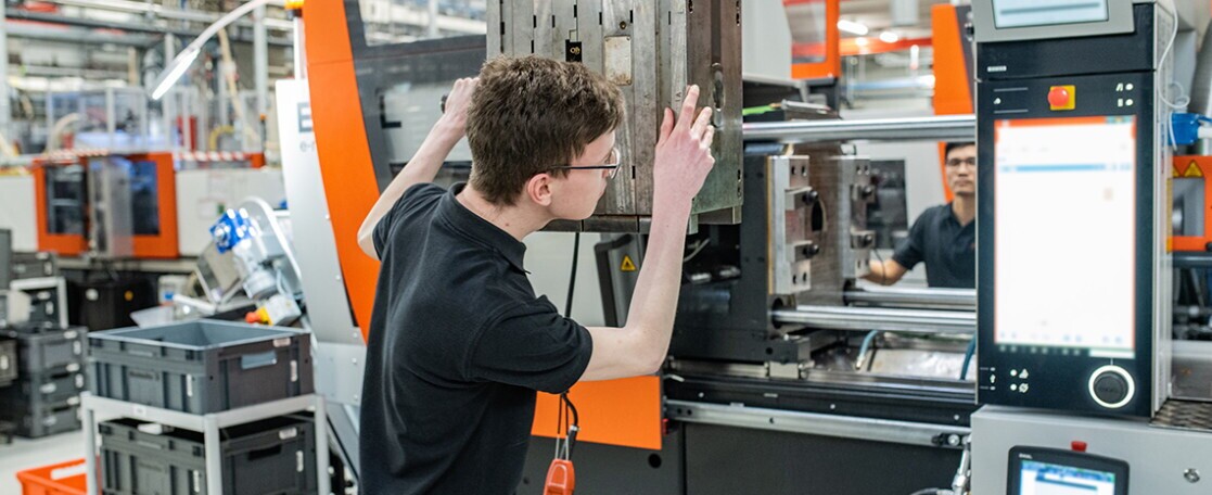 Ausbildung zum Kunststoff- und Kautschuktechnologen * - Beginn 01.08.2026, 1. Bild