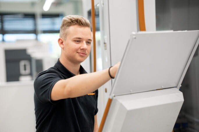 Duales Studium Wirtschaftsingenieurwesen Fachrichtung Elektrotechnik an der Universität Paderborn (Ausbildung zum Mechatroniker*) - Beginn 01.07.2027, 1. Bild